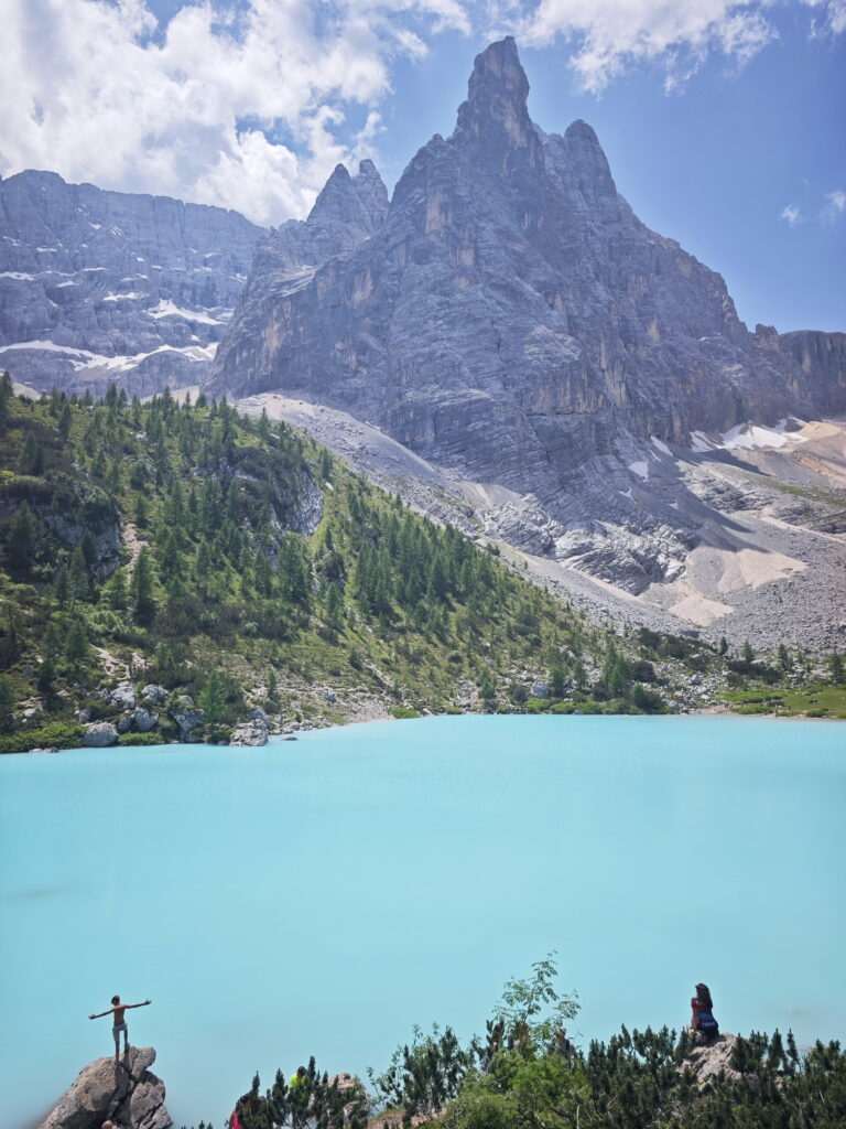 Der Dito di Dio prägt die Bergkulisse am Lago di Sorapis